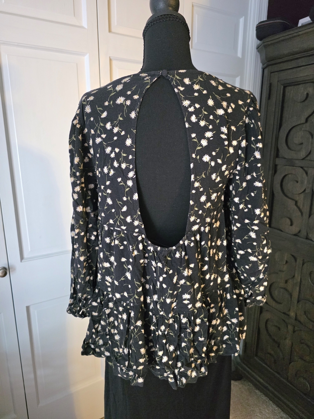 American Eagle Outfitters Black Floral Long-Sleeve Open-Back Ruffle Dress